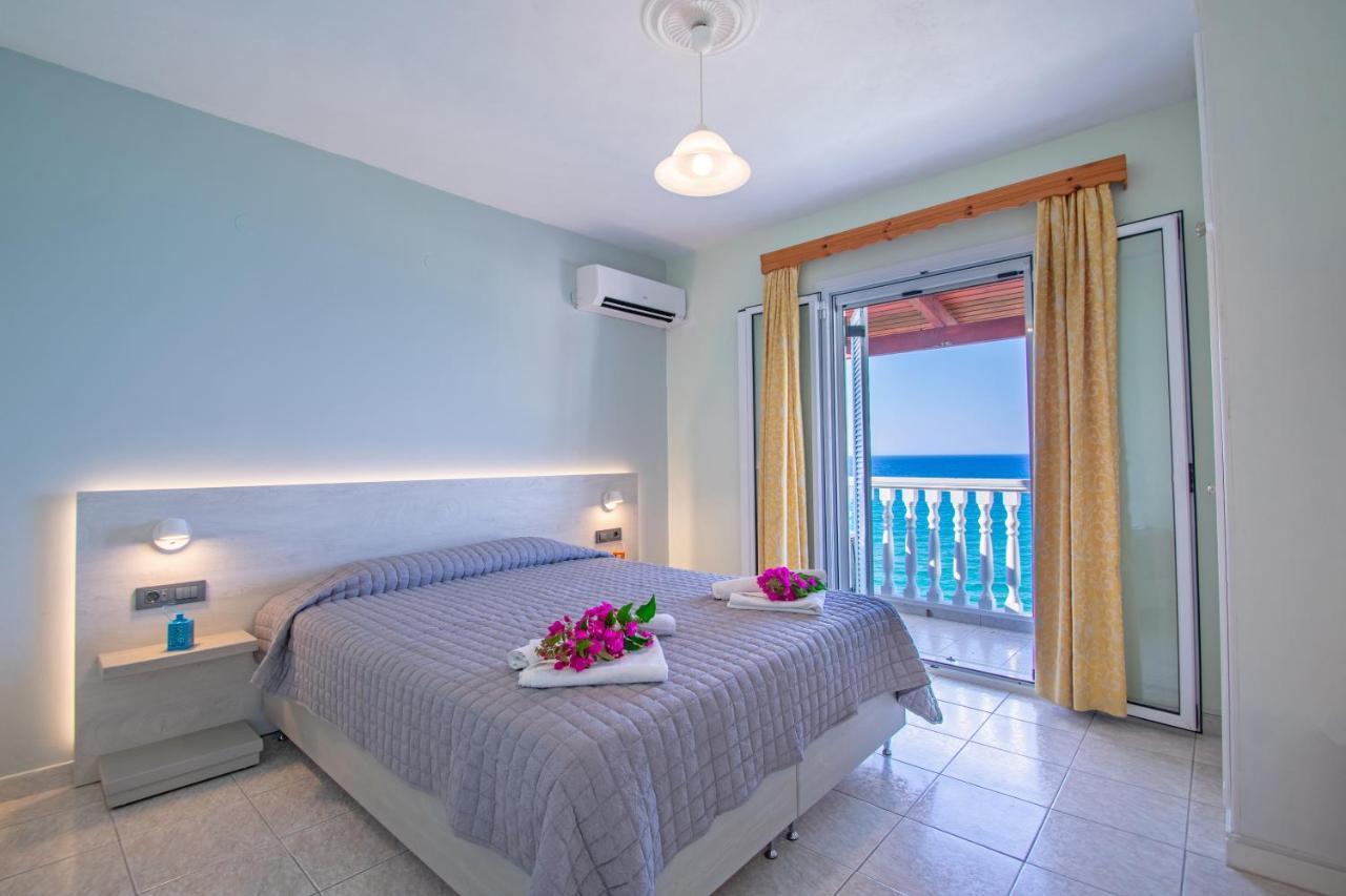 Baywatch Apartments On The Beach By "Elite" Amoudi Exterior photo
